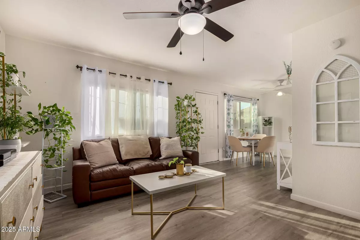 Scottsdale, AZ 85257,8554 E BELLEVIEW Street