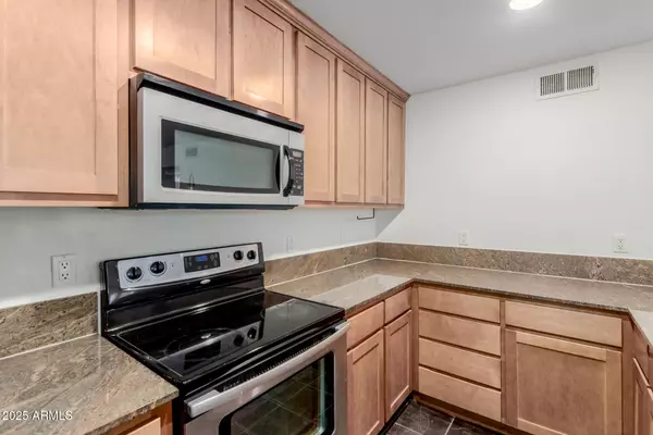 4704 E PARADISE VILLAGE Parkway N #224, Phoenix, AZ 85032