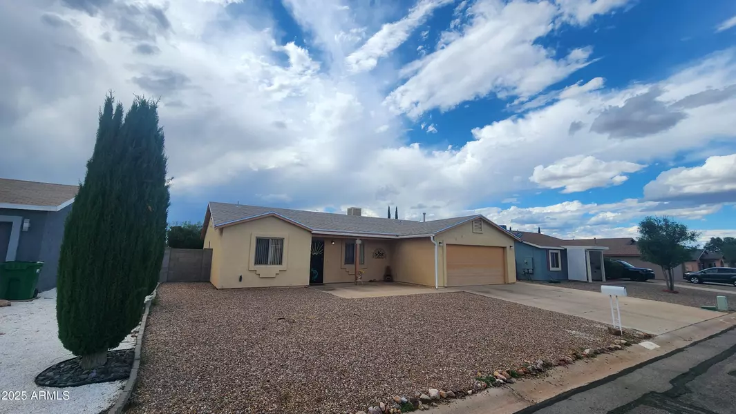 115 Tomahawk Drive, Huachuca City, AZ 85616