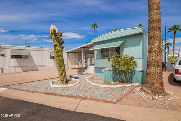 Apache Junction, AZ 85120,800 W APACHE Trail #24