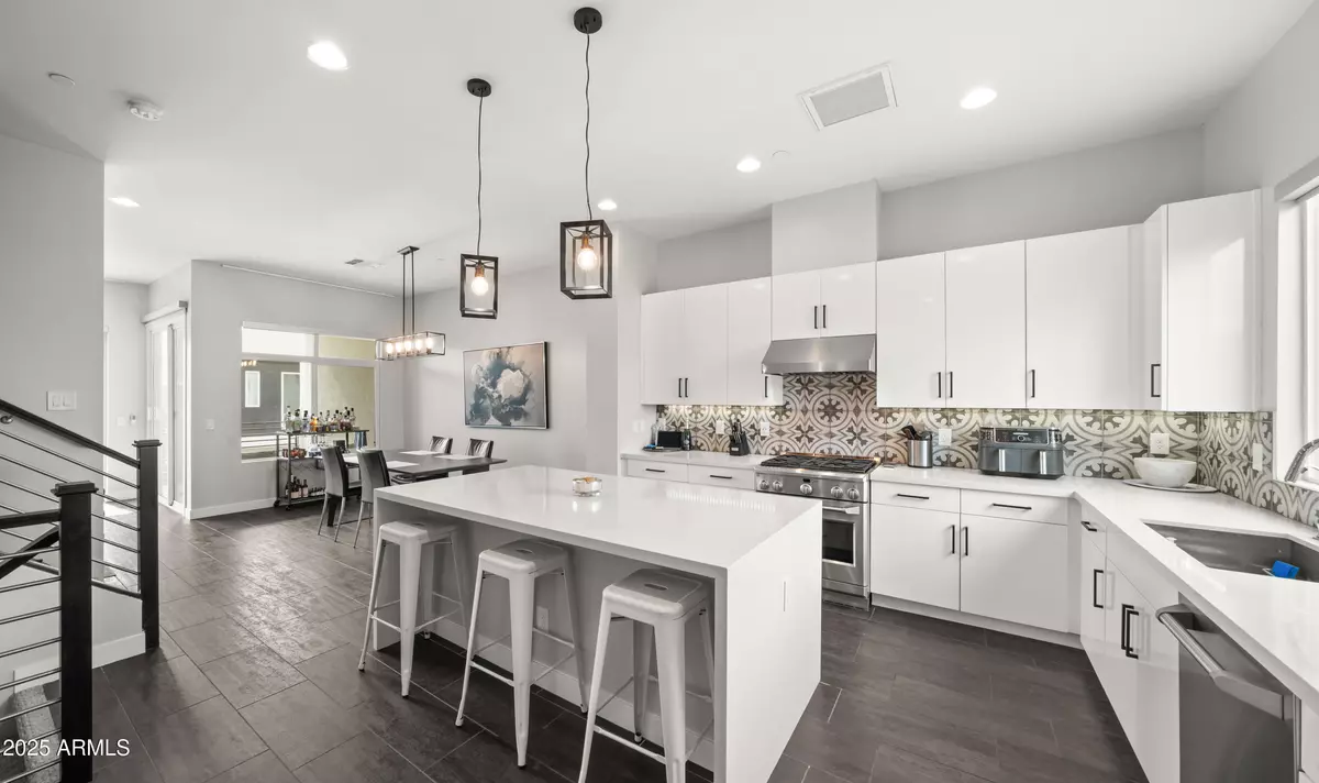 Phoenix, AZ 85020,1717 E MORTEN Avenue #5