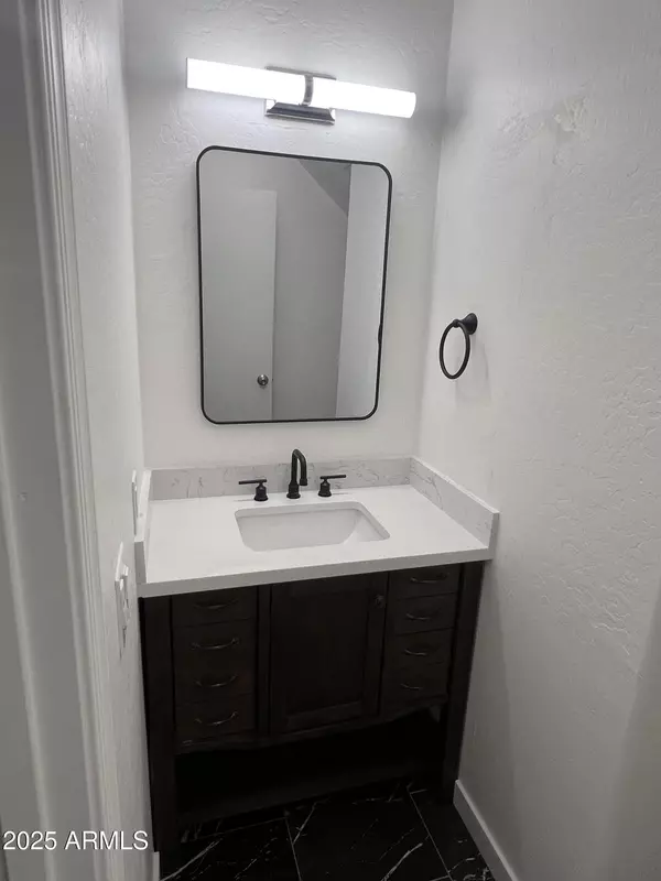 Phoenix, AZ 85022,2150 E BELL Road #1099