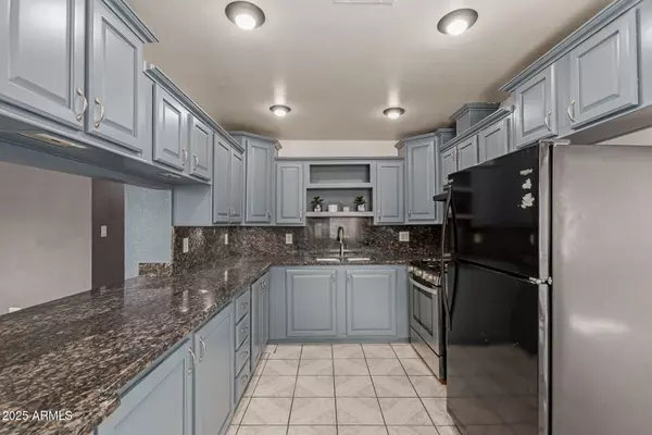 Phoenix, AZ 85041,1760 W SUNLAND Avenue