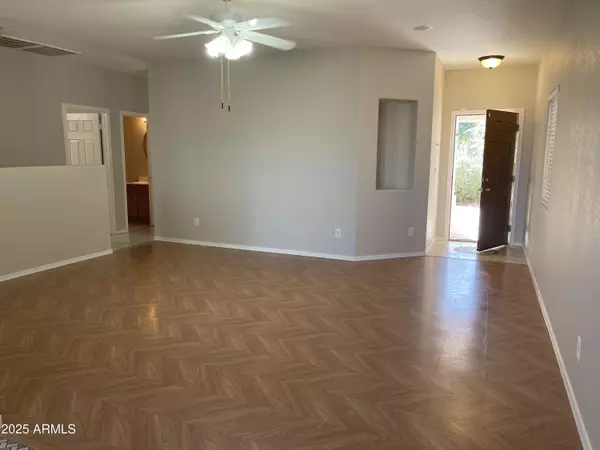 Casa Grande, AZ 85122,1426 E AVENIDA ISABELA --