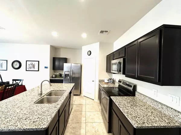 San Tan Valley, AZ 85143,4774 E CHROMIUM Road