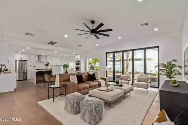 Phoenix, AZ 85028,2632 E MOUNTAIN VIEW Road