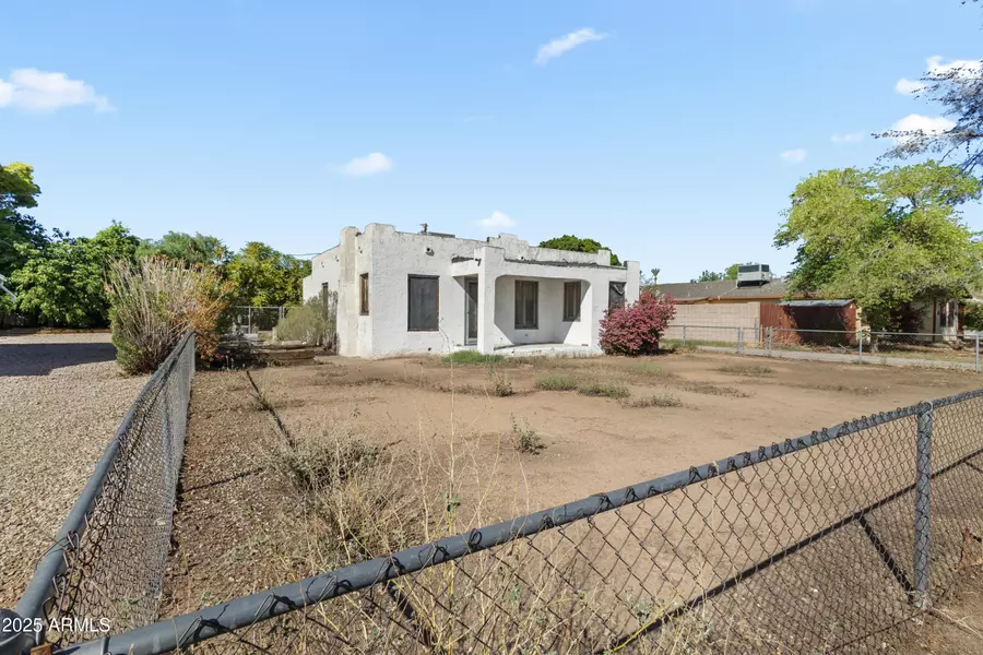 1020 E MINNEZONA Avenue, Phoenix, AZ 85014