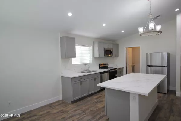 Peoria, AZ 85345,8808 N 67TH Drive