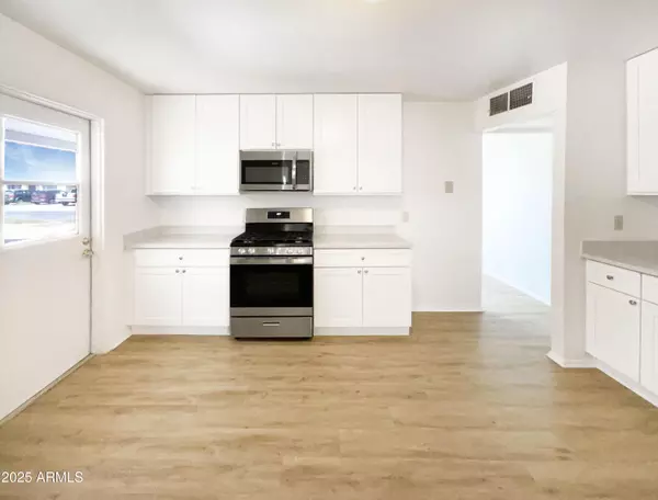 Phoenix, AZ 85029,3429 W DAHLIA Drive