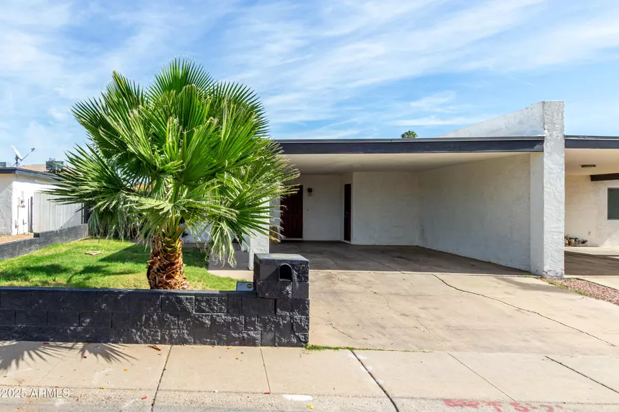 5737 N 69TH Avenue, Glendale, AZ 85303