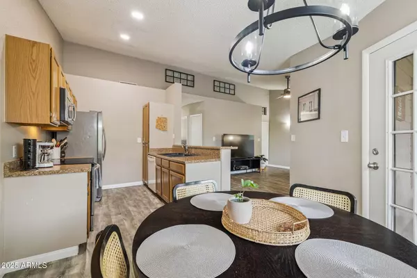 Mesa, AZ 85205,5230 E BROWN Road #204