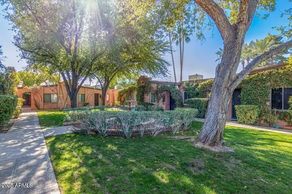 Phoenix, AZ 85018,3012 N 32ND Street #36