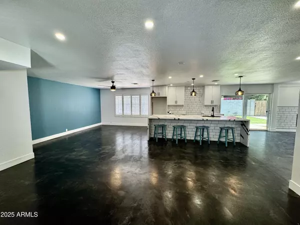Phoenix, AZ 85051,10037 N 42ND Drive