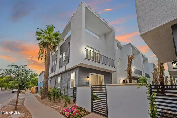 124 W WILLO Court, Phoenix, AZ 85003