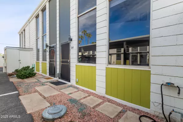 Phoenix, AZ 85013,385 W PIERSON Street #D4