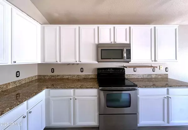 Gilbert, AZ 85234,1704 E REDFIELD Road