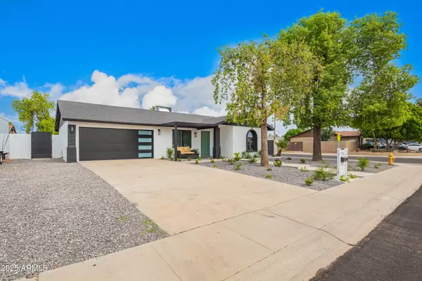 Phoenix, AZ 85033,7702 W GLENROSA Avenue