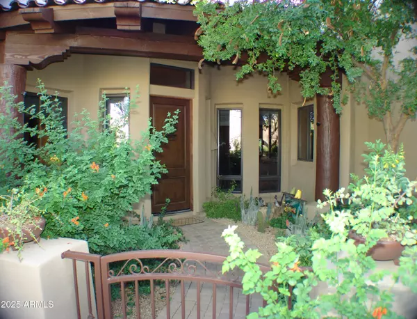 Scottsdale, AZ 85266,7373 E CLUBHOUSE Drive #8