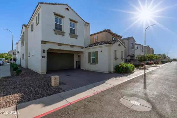 Chandler, AZ 85286,279 E ASTER Drive