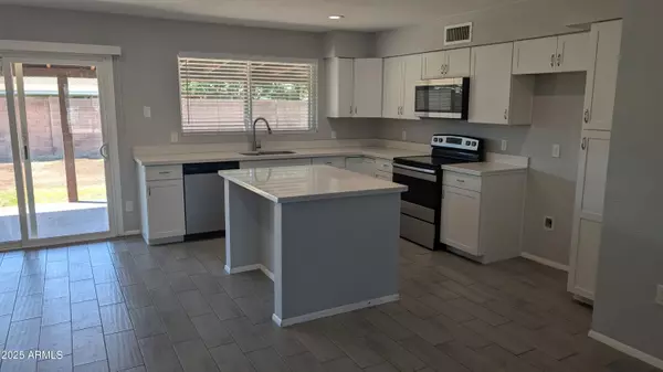 Phoenix, AZ 85053,2833 W VILLA RITA Drive