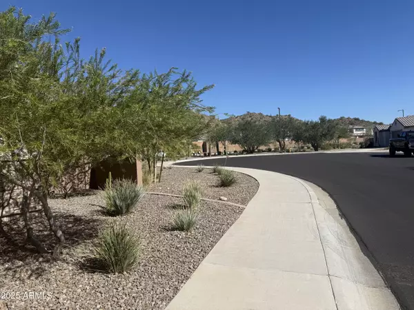 Peoria, AZ 85383,7016 W QUAIL TRACK Drive