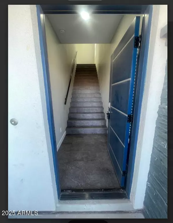 Phoenix, AZ 85034,1305 E MADISON Street #2