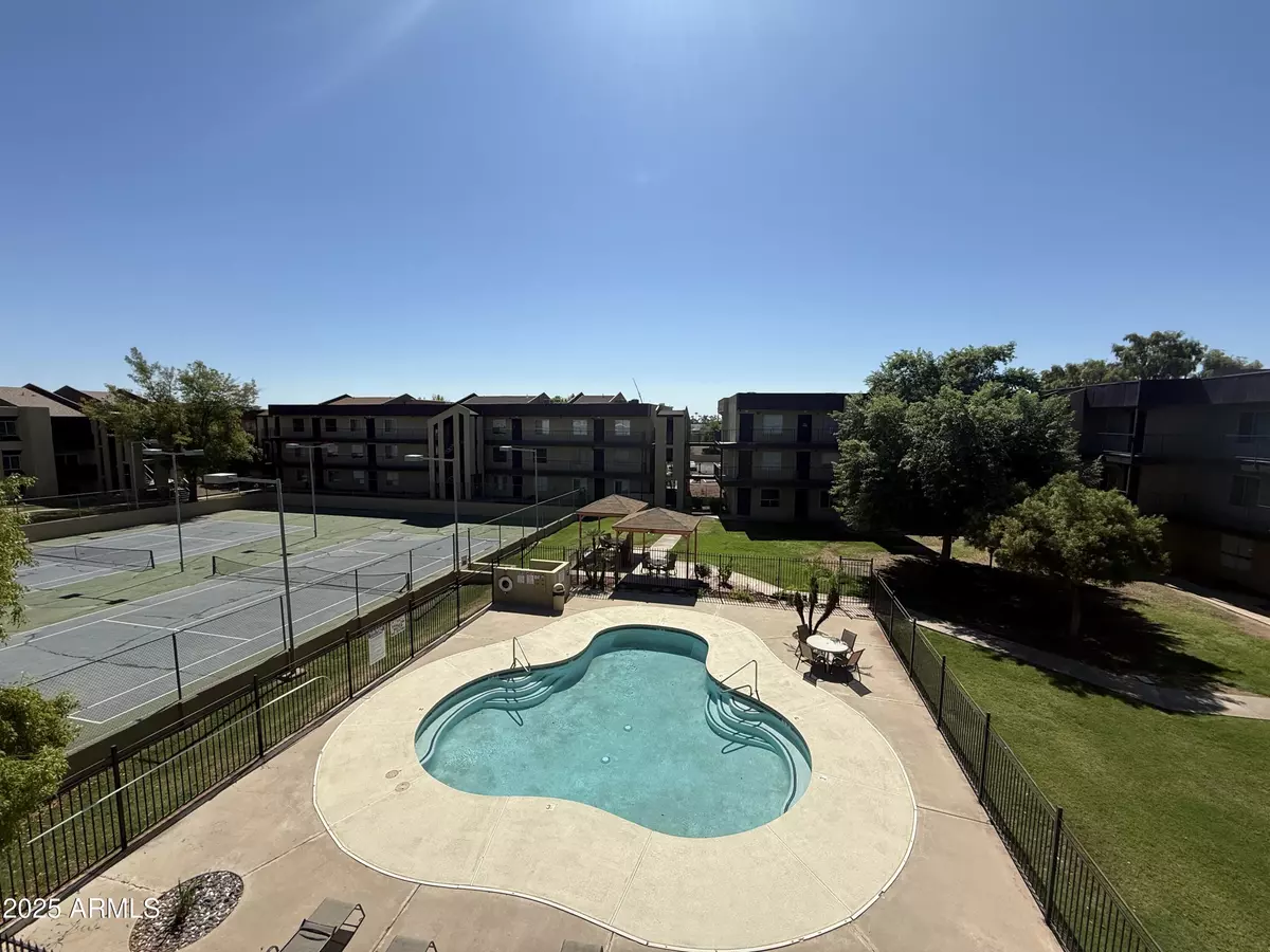 Mesa, AZ 85210,461 W HOLMES Avenue #342