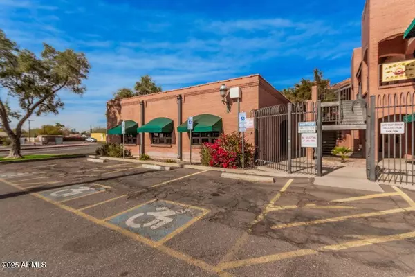 Phoenix, AZ 85006,2701 N 16TH Street #108