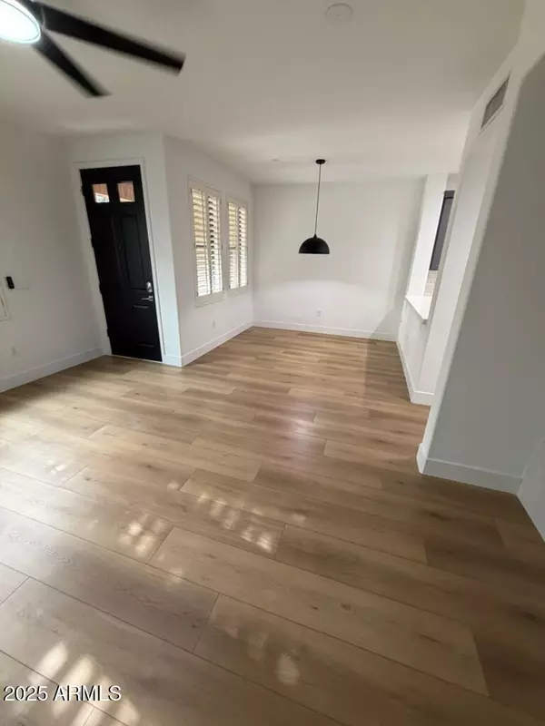 Phoenix, AZ 85054,17850 N 68TH Street #1115