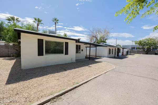 Phoenix, AZ 85016,4208 N 17TH Street #3