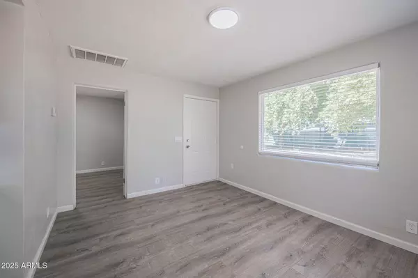 Phoenix, AZ 85016,4208 N 17TH Street #3