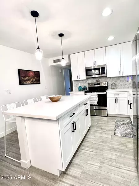 5527 E DALLAS Street, Mesa, AZ 85205