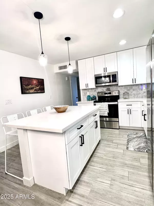 5527 E DALLAS Street, Mesa, AZ 85205