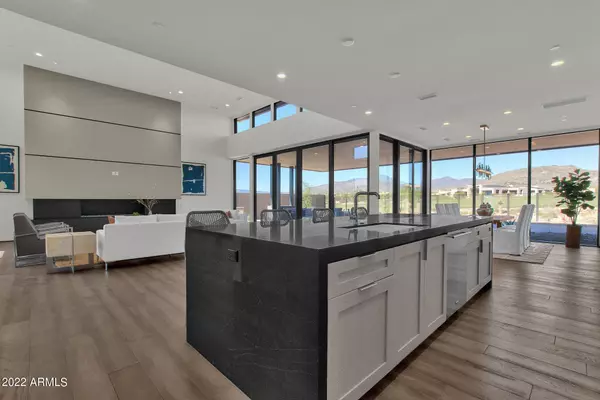 Scottsdale, AZ 85262,37200 N CAVE CREEK Road #1004