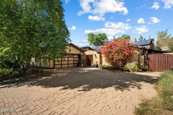 1702 W MONTEROSA Street, Phoenix, AZ 85015