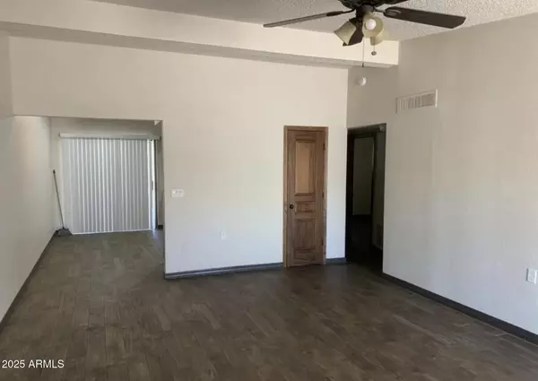 Scottsdale, AZ 85257,7101 E WILSHIRE Drive #2