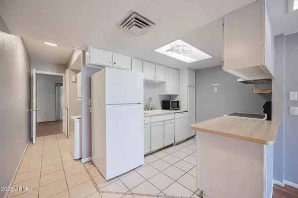 Phoenix, AZ 85017,6822 N 35TH Avenue #J
