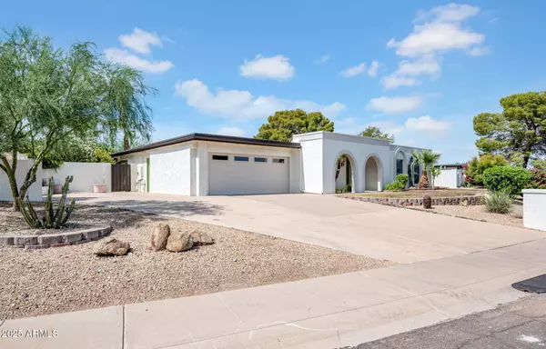 Phoenix, AZ 85028,9240 N 32ND Place