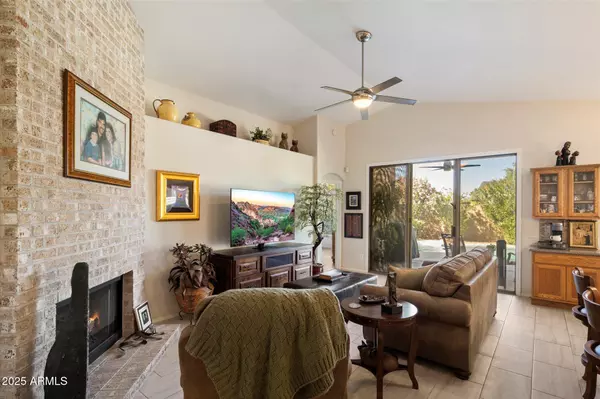 Phoenix, AZ 85032,3042 E Roveen Avenue