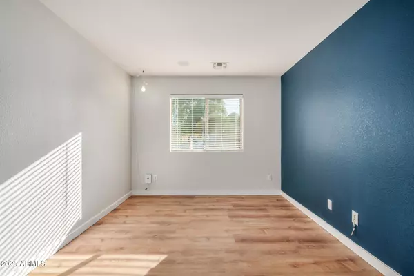 San Tan Valley, AZ 85143,28871 N COAL Avenue