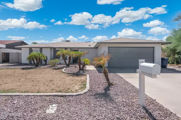 915 W Loughlin Drive, Chandler, AZ 85225