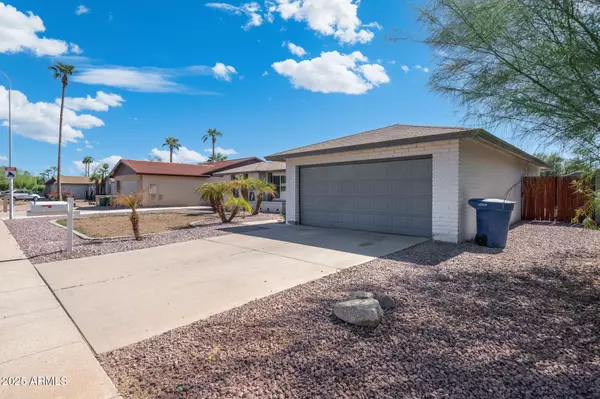 Chandler, AZ 85225,915 W Loughlin Drive