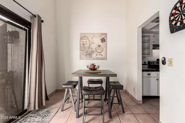 Phoenix, AZ 85018,3136 N 38TH Street #9