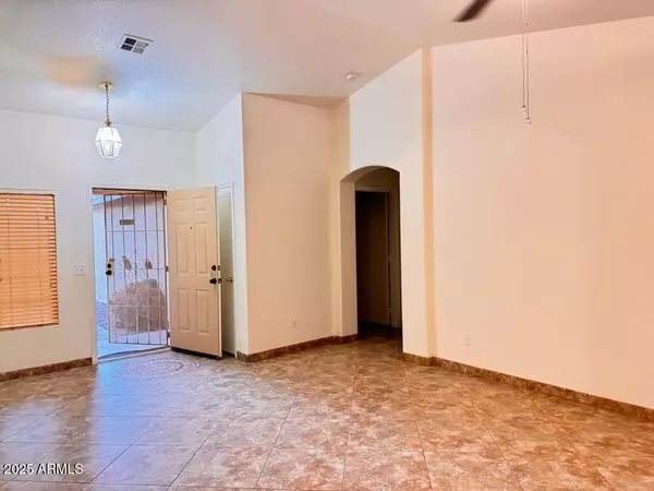 Chandler, AZ 85286,1291 S CROSSBOW Place