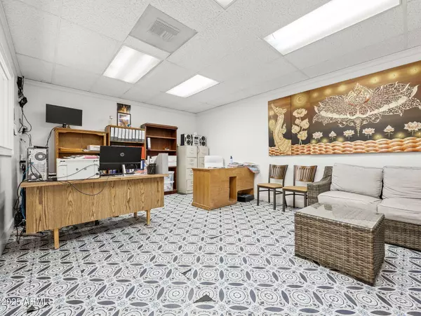 Phoenix, AZ 85019,4239 N 40th Avenue