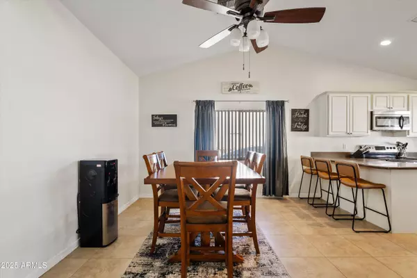 Phoenix, AZ 85027,902 W ROSS Avenue