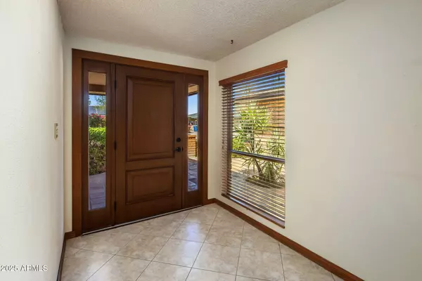 Phoenix, AZ 85028,2901 E LAS ROCAS Drive