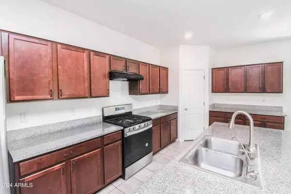 Gilbert, AZ 85297,637 E BUCKINGHAM Avenue