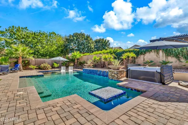 2827 E BELLERIVE Drive, Gilbert, AZ 85298