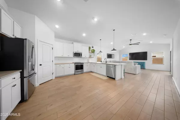 Maricopa, AZ 85138,42440 W VINCENT Drive